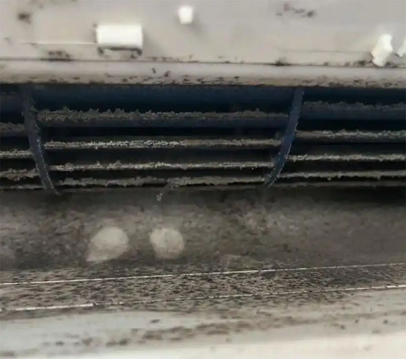 曲周空调吹的风有股烧焦味是怎么回事